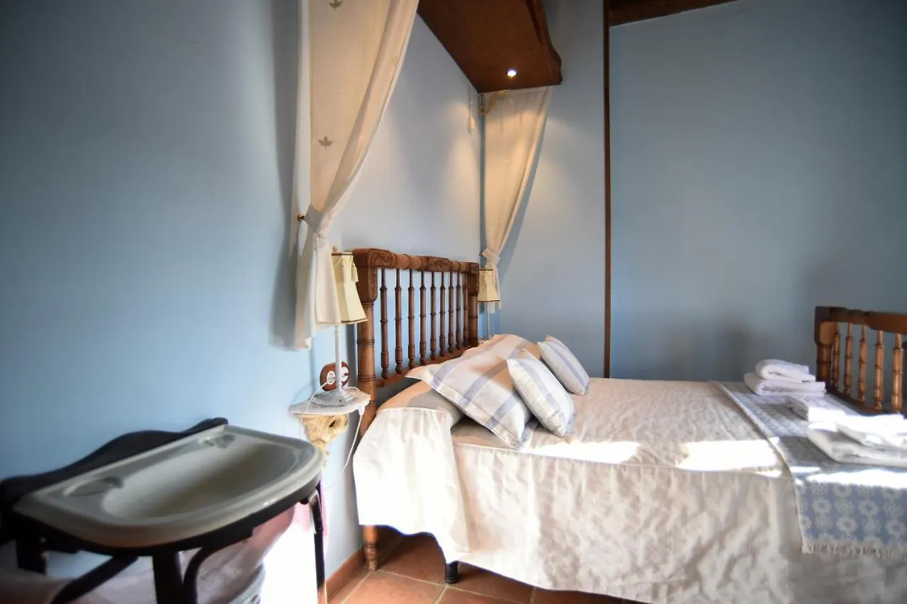 Country house Turisme Rural Mas Isoles Guest House Ripoll